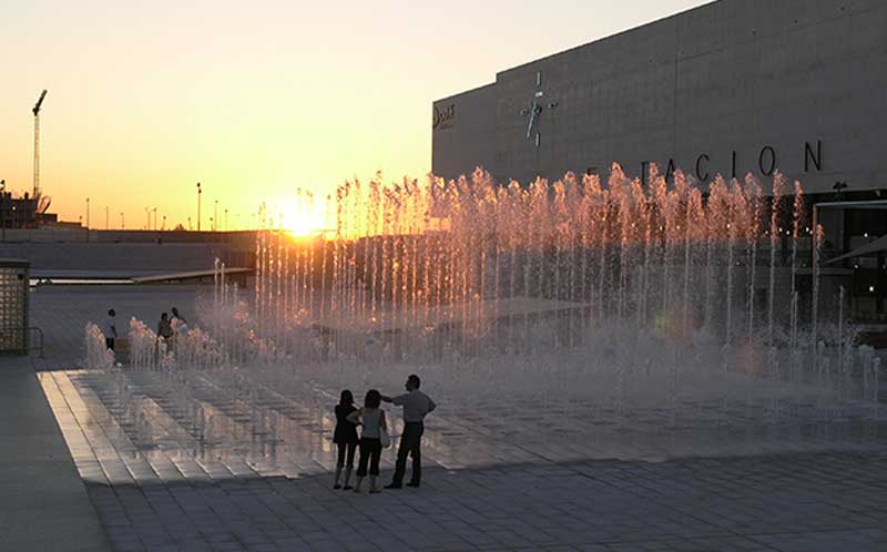 Walkable fountains